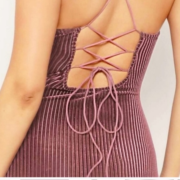 Velvet mini dress in dusty pink - Picture 7 of 11